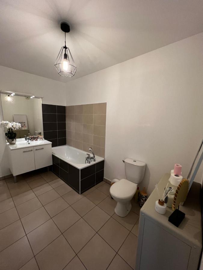 Agatha : Acces Facile Gare Pardieu / Eurexpo / Aeroport / Groupama Stadium Villeurbanne Eksteriør bilde